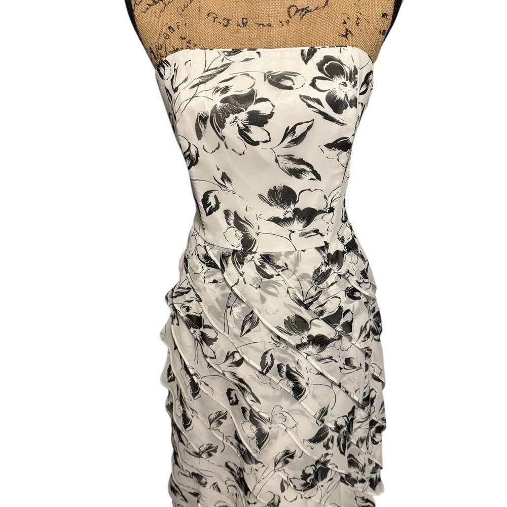 White House Black Market Strapless Black and White Dress